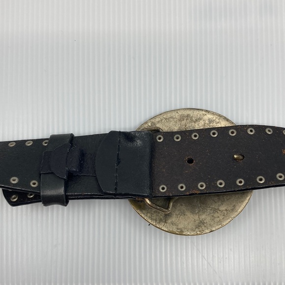 Retro Southwestern Studded Leather Belt Ornate Silver Medallion Buckle - Picture 10 of 10